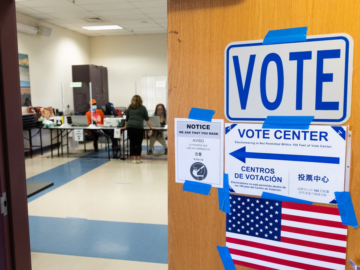 The Sacramento County Department of Human Assistance on Florin Road on day one of early voting in Sacramento County, Saturday, Oct 24, 2020.