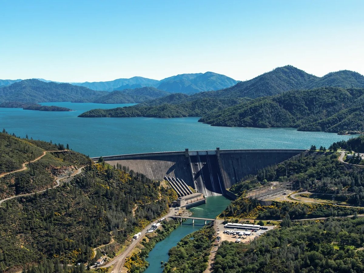 An aerial view of Shasta Dam. A federal project to enlarge the dam seems to be gaining momentum.