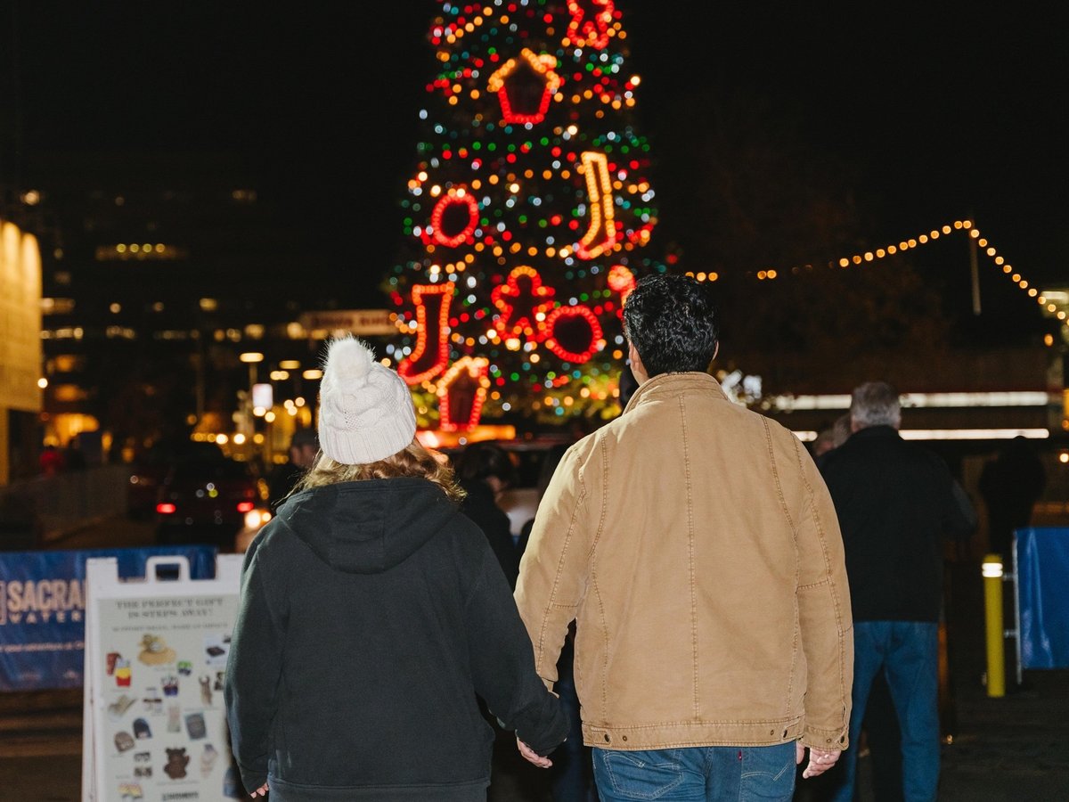 Narrated by Disney’s Goofy voice actor Bill Farmer, Theatre of Lights combines whimsical pioneer tales with dazzling holiday displays, now with Sunday performances and ASL interpretation for even more audiences to enjoy.