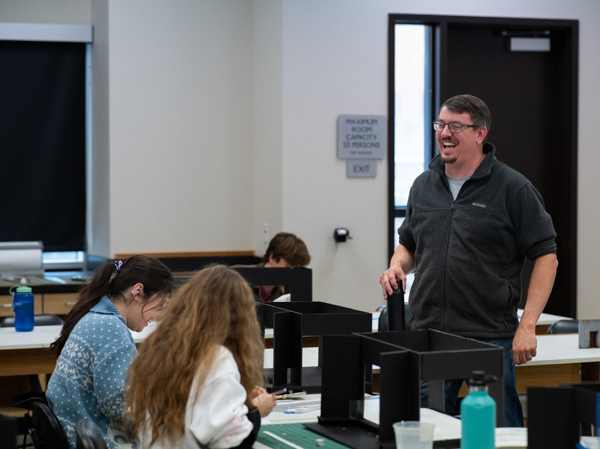 Ian Wallace, Folsom Lake College’s Theatre and Cinema Arts Department chair, teaches a scenic design class at the college on Thursday, Nov. 30.
