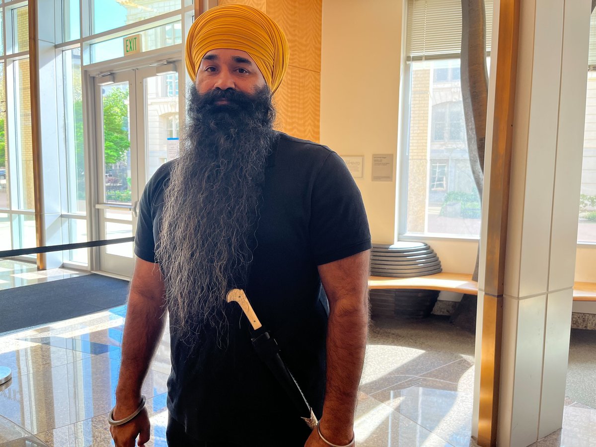 Khalsa-Sikh and activist with the Jakara Movement Mandeep Singh spoke in front of The Sacramento City Council March 10 to advocate for allowing kirpans into council chambers, an item he wears that is integral to his faith.