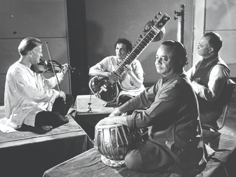 Yehudi Menuhin and Ravi Shankar. Photo by Reg Wilson.