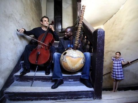 Cellist Vincent Segal and Kora player Ballake Sissoko. Photo by Pierre Emmanuel Rastoin