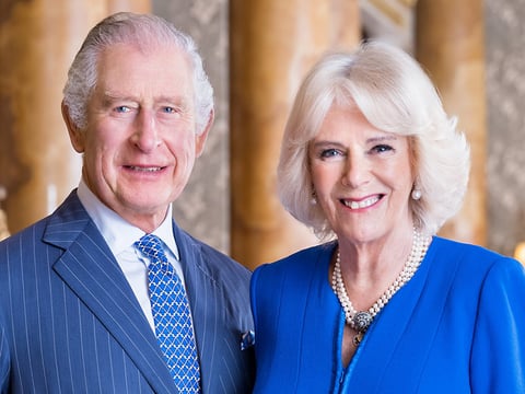 Their Majesties The King and The Queen Consort | photo: Hugo Burnand