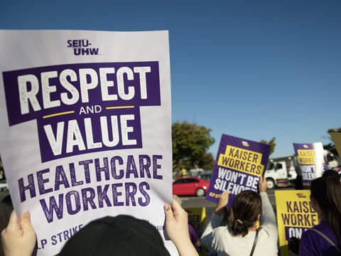 Medical residents at Kaiser Permanent are moving to form a union  Here, workers on Oct. 4, 2023 held a demonstration in front of the Kaiser Permanente south Sacramento location.