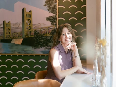 Sacramento artist Jennifer Peart is bringing her love of nature, architecture and science fiction to landscape painting.