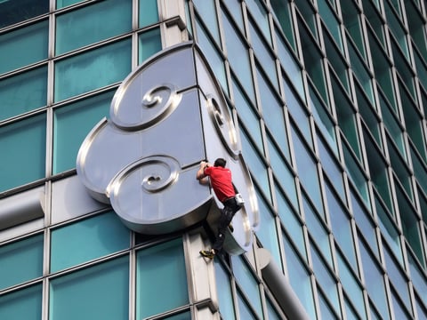 Rock climber Alex Honnold performs a free solo climb of the Taipei 101 skyscraper in Taipei, Taiwan, Sunday, Jan. 25. 2026.