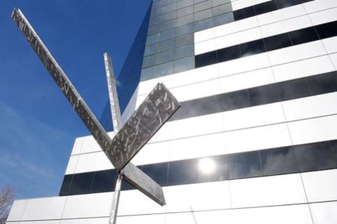 Kaiser Permanente said it is buying the six-story Sacramento Corporate Center at 501 J St. and plans to renovate it for medical offices.