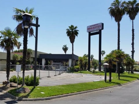 The operator of Sacramento Inn & Suites near Arden Fair agreed to shut it down, ending months of complaints over crime and code violations.