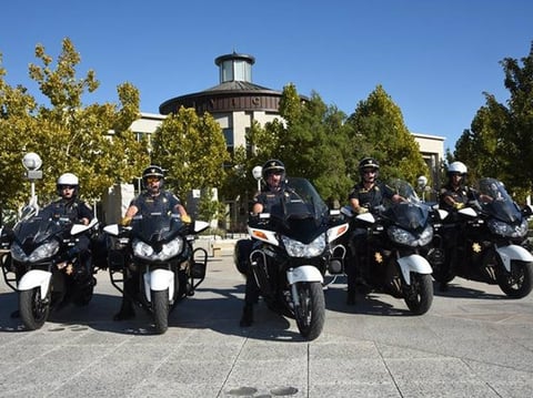 Members of the Roseville Police Department's motor unit will be issuing gift cards, instead of traffic tickets, to some drivers in the days approaching Christmas.  