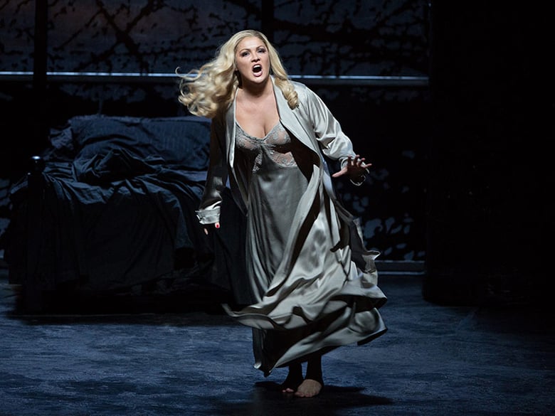 Anna Netrebko as Lady Macbeth | photo: Marty Sohl/Metropolitan Opera