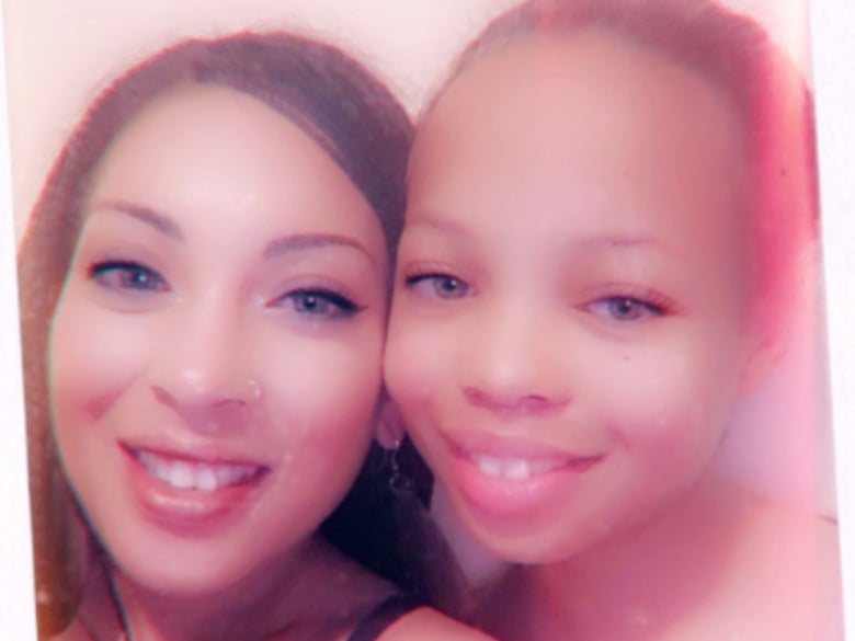 Jenes Carter, left, and her daughter Komaya