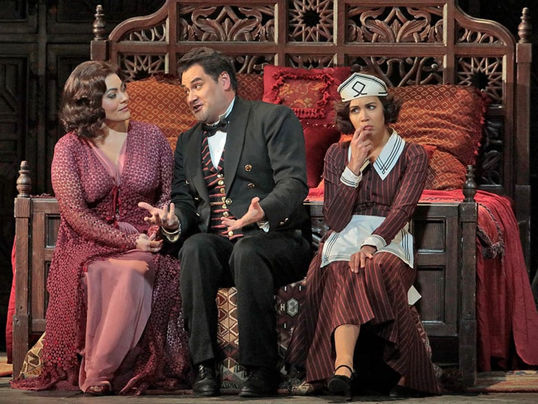 Ailyn Pérez, Nadine Sierra, and ldar Abdrazakov in "Le Nozze di Figaro." | Photo: Ken Howard/Metropolitan Opera