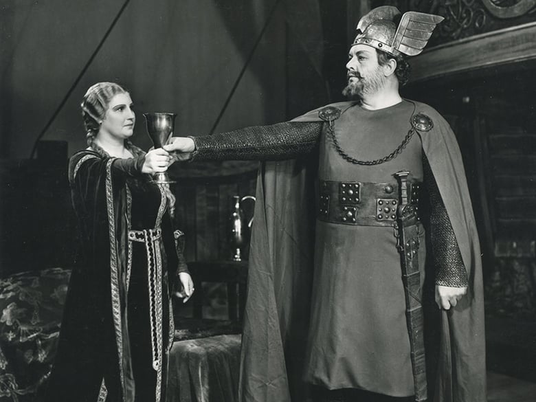 Kirsten Flagstad as Isolde and Lauritz Melchior as Tristan in Wagner's "Tristan und Isolde." Photo: Metropolitan Opera Archives.