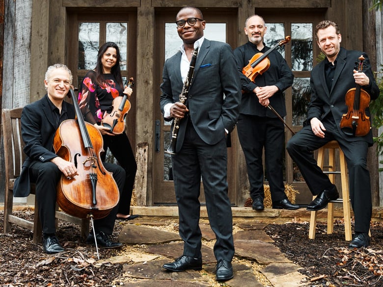 Clarinetist Anthony McGill and the Pacifica Quartet | photo: Eric Rudd