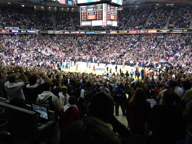 The Sacramento Kings celebrate after beating the Oklahoma City Thunder in the final home game at Sleep Train Arena.