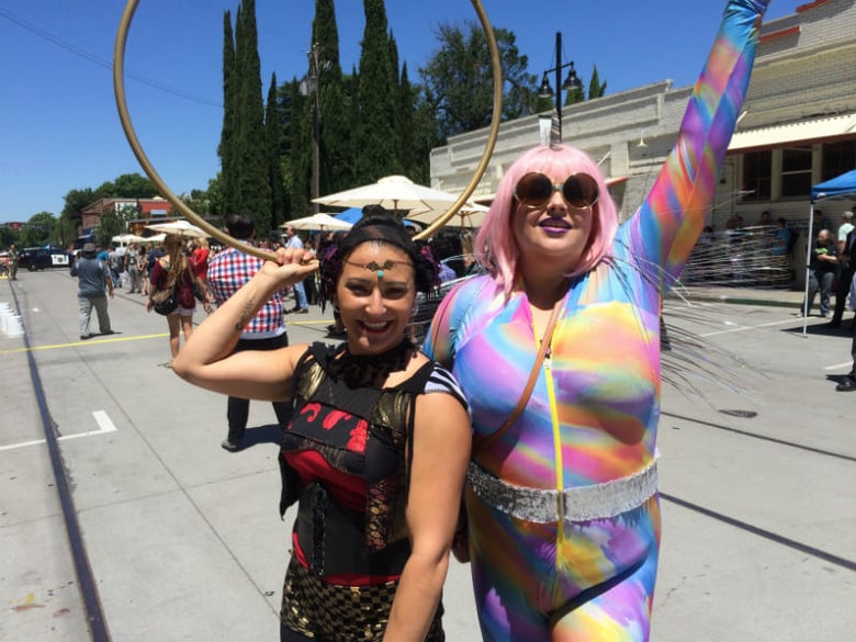 Deaja Mkhallati and Cha Cha Burnadette of the Darling Clementines variety act support a repeal of a ban on street performers in the city of Sacramento.