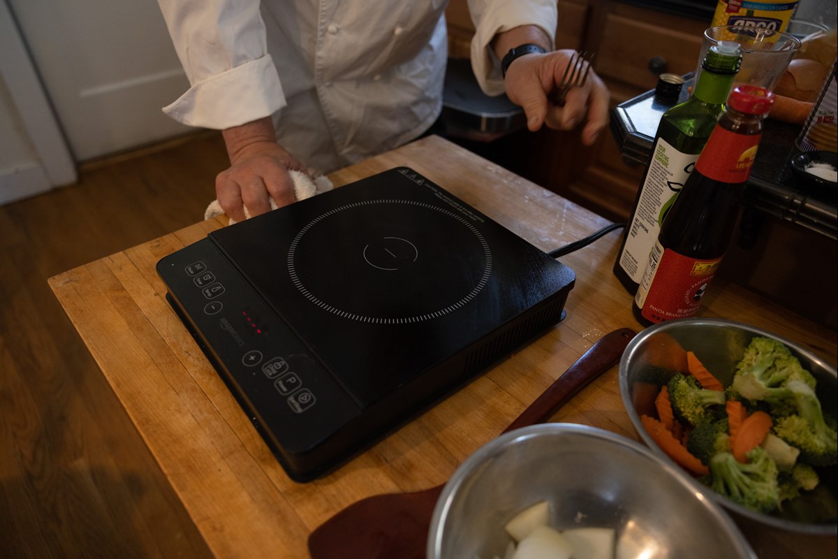 Gas vs. electric stove debate simmers on, but local chefs prefer cooking  with gas 