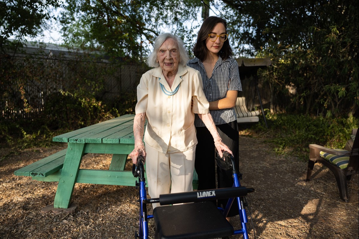 Glenna Walters and her granddaughter Cassie McFarland at her home in Rio Linda during the summer 2022. Andrew Nixon/CapRadio