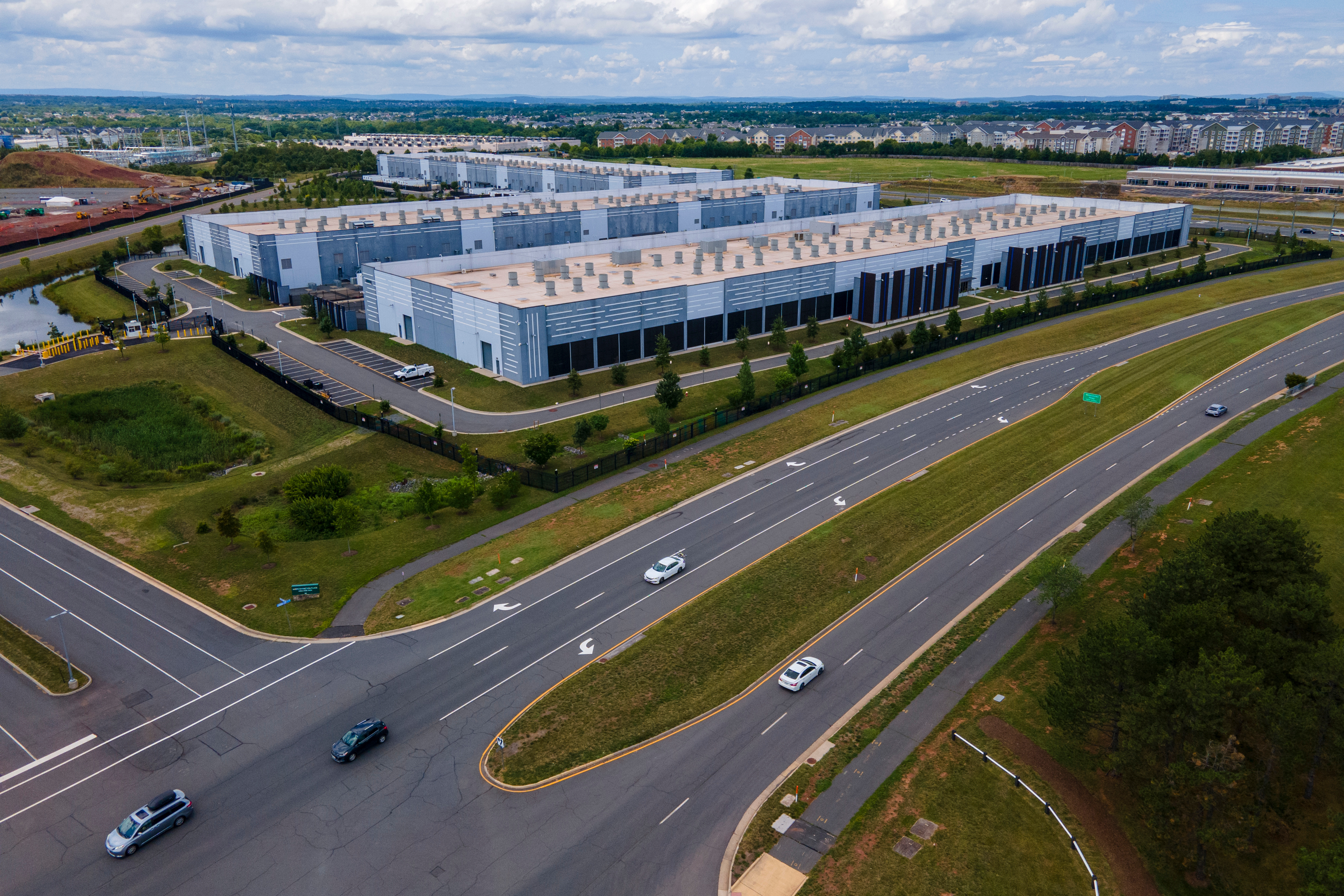 With the rise of AI, California’s data centers require more water, energy. But by how much?