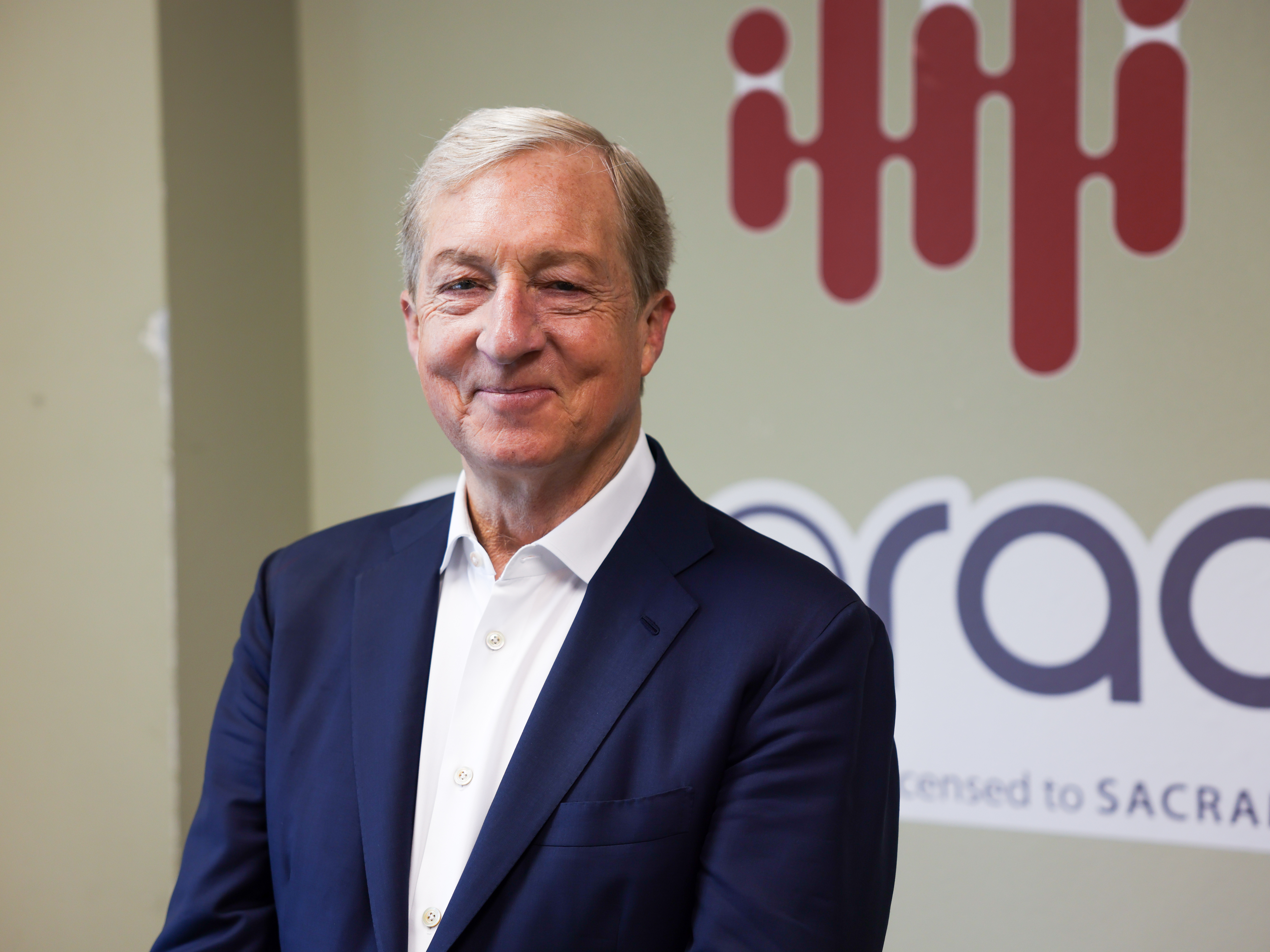 Democratic billionaire touts his independence, progressive ideals in governor’s race