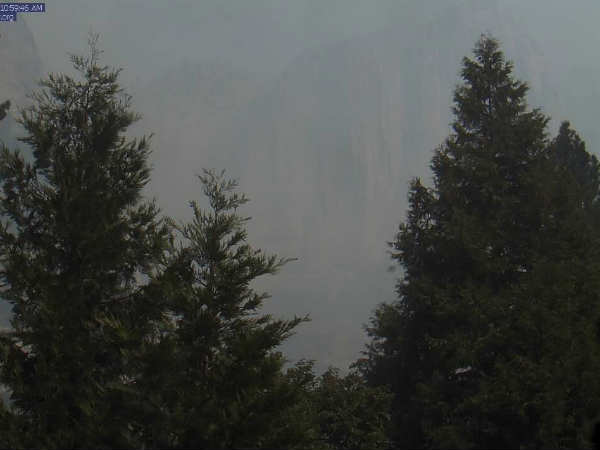 0901 Yosemite Falls Smoke 11am
