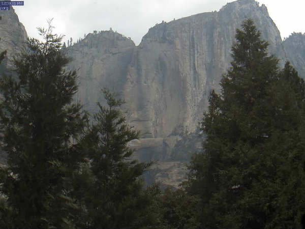 0901 Yosemite Falls Smoke 1pm